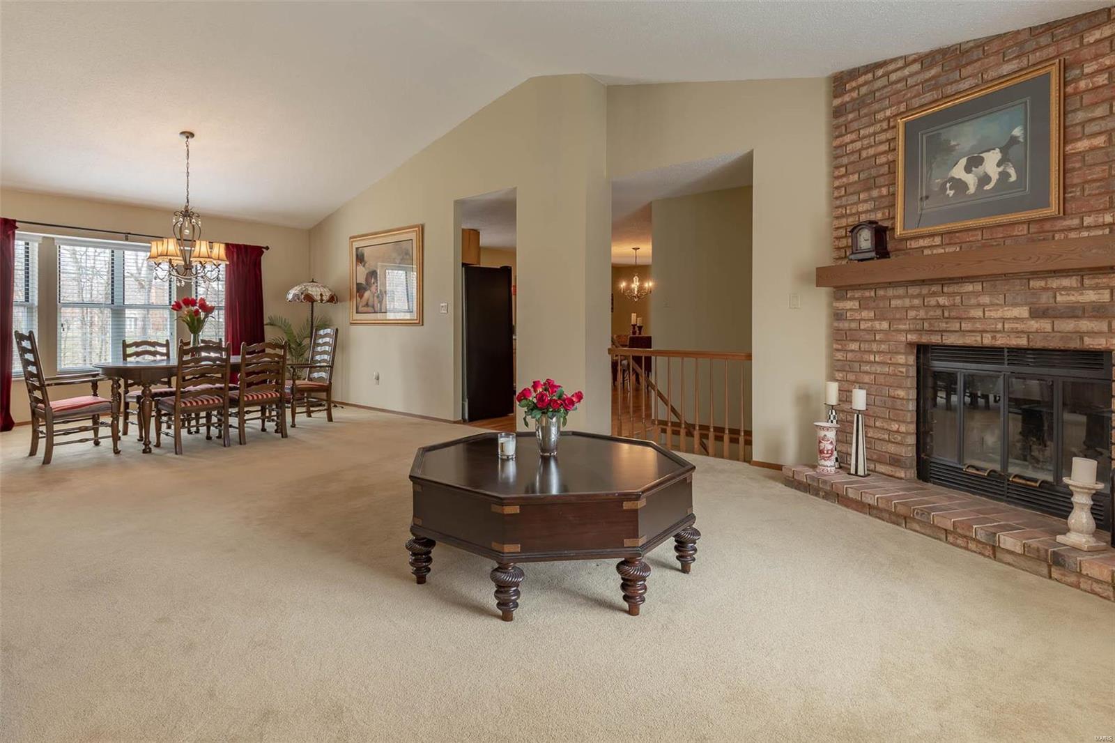 7035 Chalkstone Road St. Louis, MO 63129 - Photo 3 of 22 Gallery Image 3