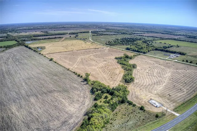 a view of a water pond with water view