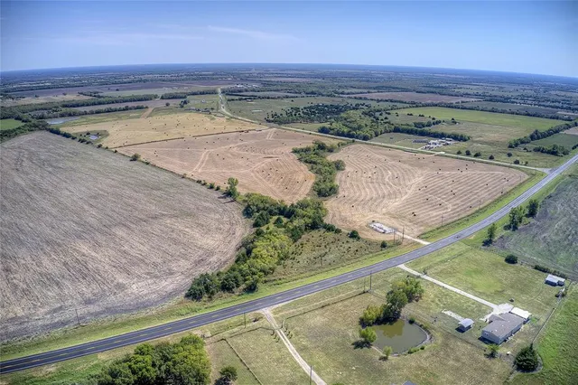 a view of a tennis court