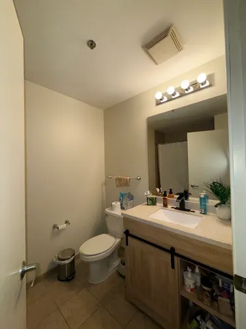 $2,550 | 1255 South State Street, Unit 905, Chicago, IL 60605