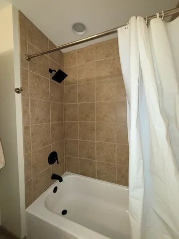 $2,550 | 1255 South State Street, Unit 905, Chicago, IL 60605