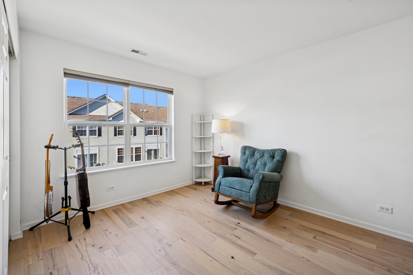 152 Jackson Street Gilberts, IL 60136 - Photo 19 of 31 a living room with furniture and a window
