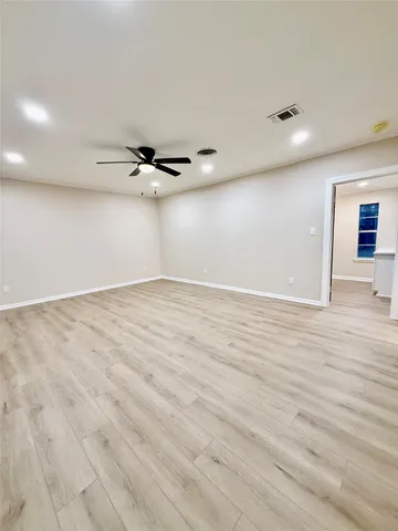 $2,900 | 300 Dunnam Avenue, Cleveland, TX 77327