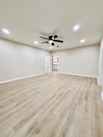 $2,900 | 300 Dunnam Avenue, Cleveland, TX 77327