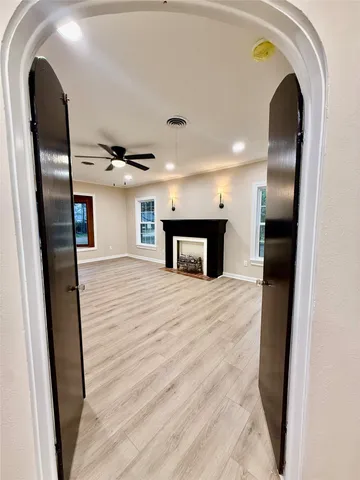 $2,900 | 300 Dunnam Avenue, Cleveland, TX 77327