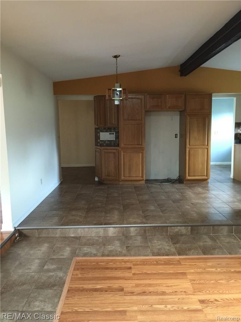 6650 Edgewood Road Canton, MI 48187 - Photo 10 of 61 10.jpg