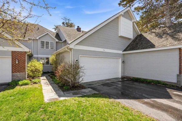 $715,000 | 7711 North Shore Drive, Spicer, MN 56288