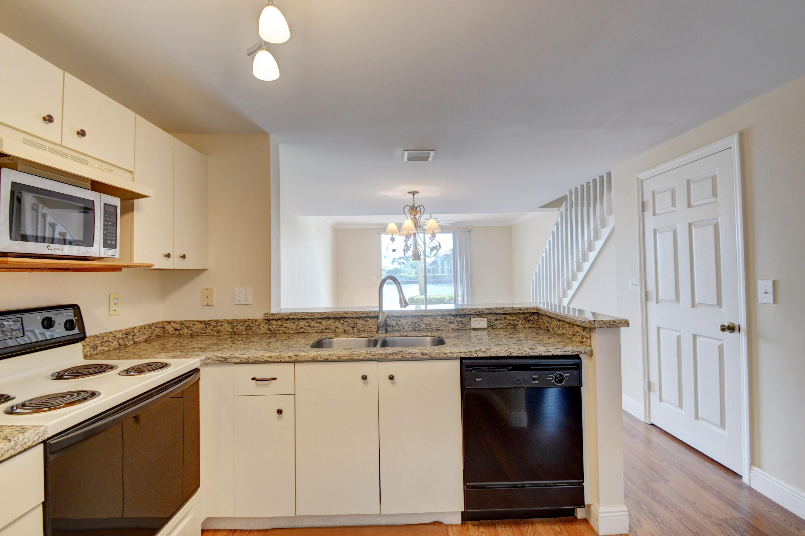 904 Jeffery Street Boca Raton, FL 33487 - Photo 11 of 40 DSC_2079_80_81_82_83