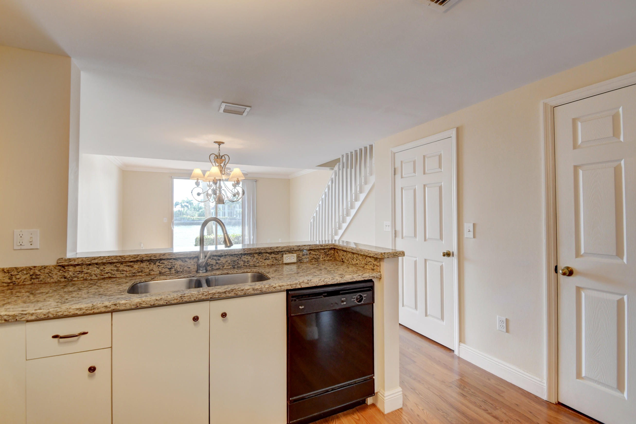 904 Jeffery Street Boca Raton, FL 33487 - Photo 12 of 40 DSC_2084_5_6_7_8