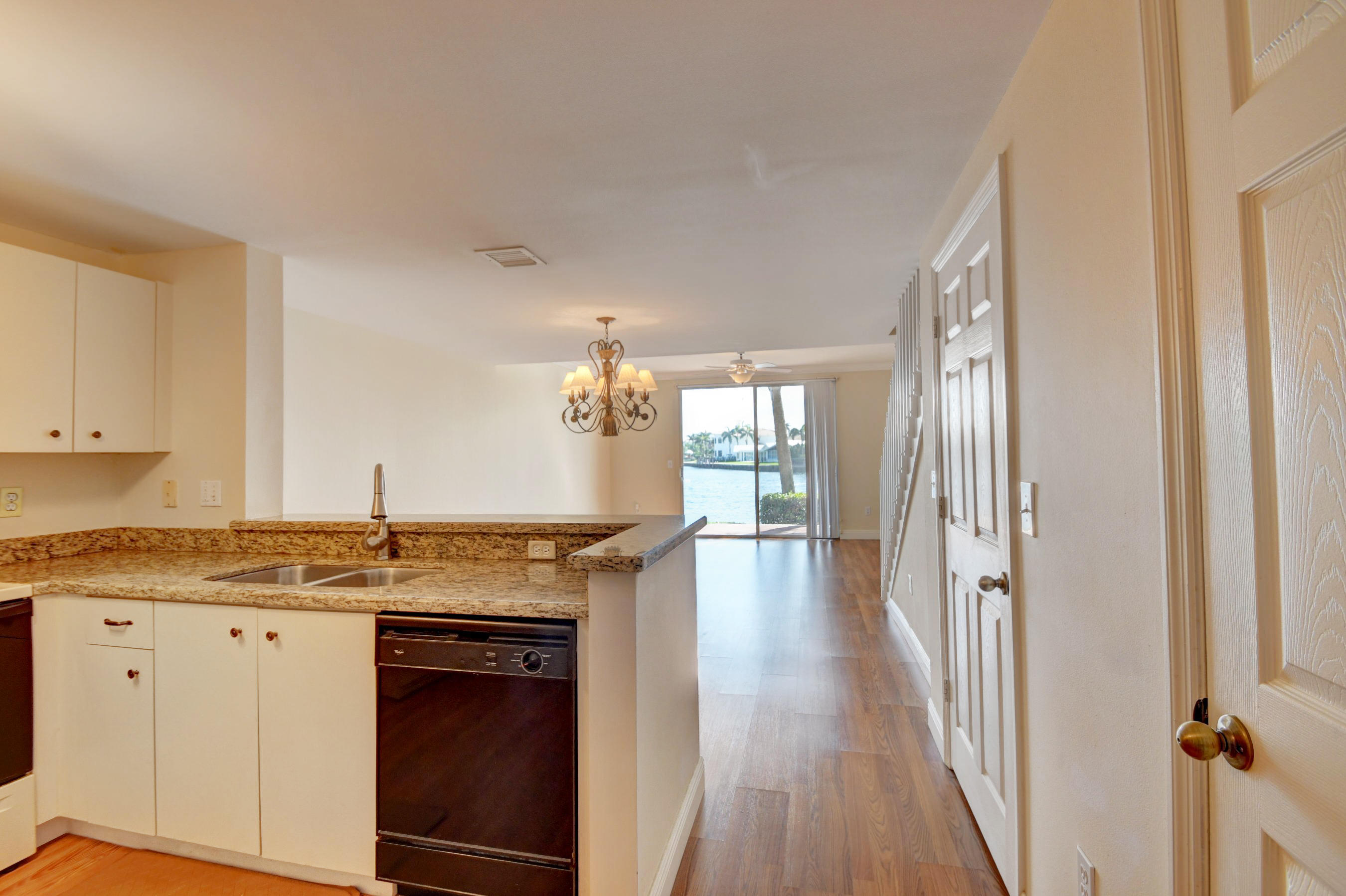 904 Jeffery Street Boca Raton, FL 33487 - Photo 8 of 40 DSC_2064_5_6_7_8
