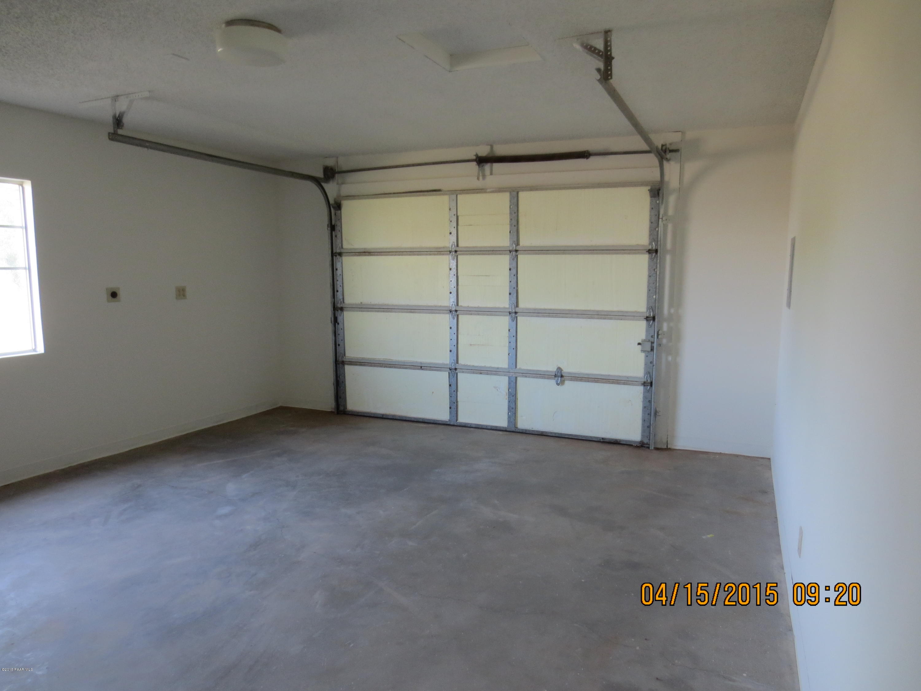6316 West Vineyard Road Laveen, AZ 85339 - Photo 19 of 44 GarageSingle