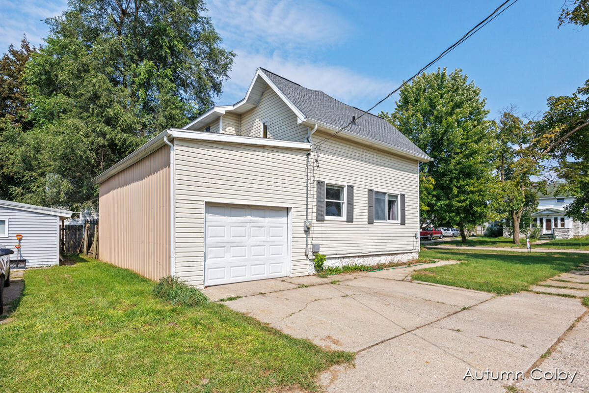 421 South Broas Street Belding, MI 48809 - Photo 29 of 29 IMG_1019
