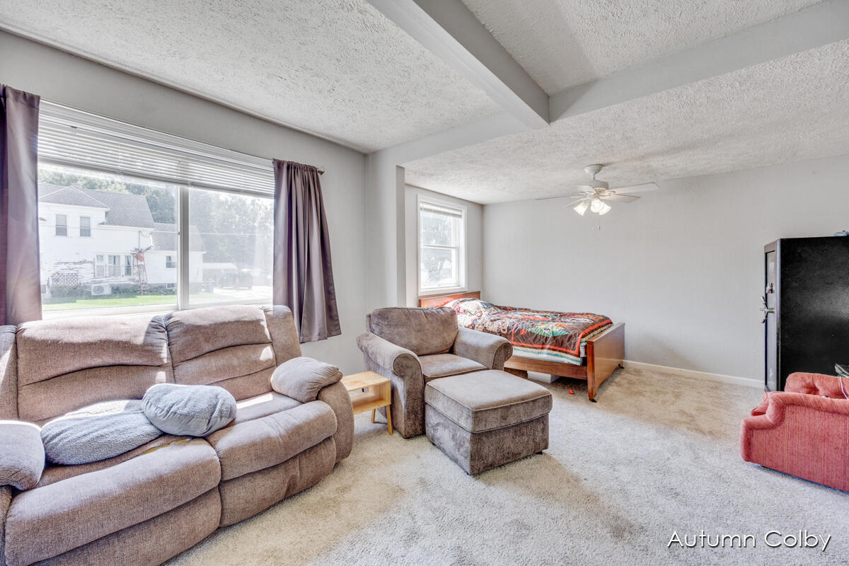 421 South Broas Street Belding, MI 48809 - Photo 7 of 29 IMG_1006