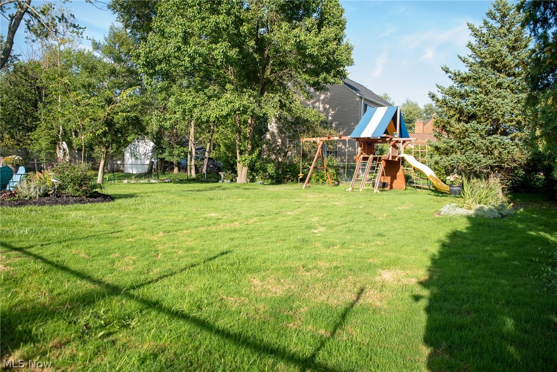 1403 Richmond Road Cleveland, OH 44124 - Photo 33 of 35