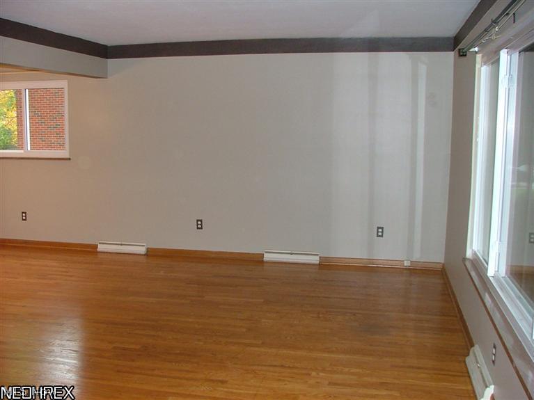 2924-2926 Snow Road Cleveland, OH 44134 - Photo 3 of 16