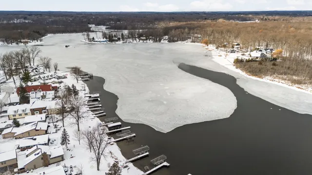 $749,000 | 4405 Shoreview Lane, Whitmore Lake, MI 48189