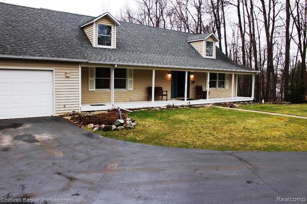 9075 Michigamme Road Clarkston, MI 48348 - Photo 2 of 33 Welcome home!