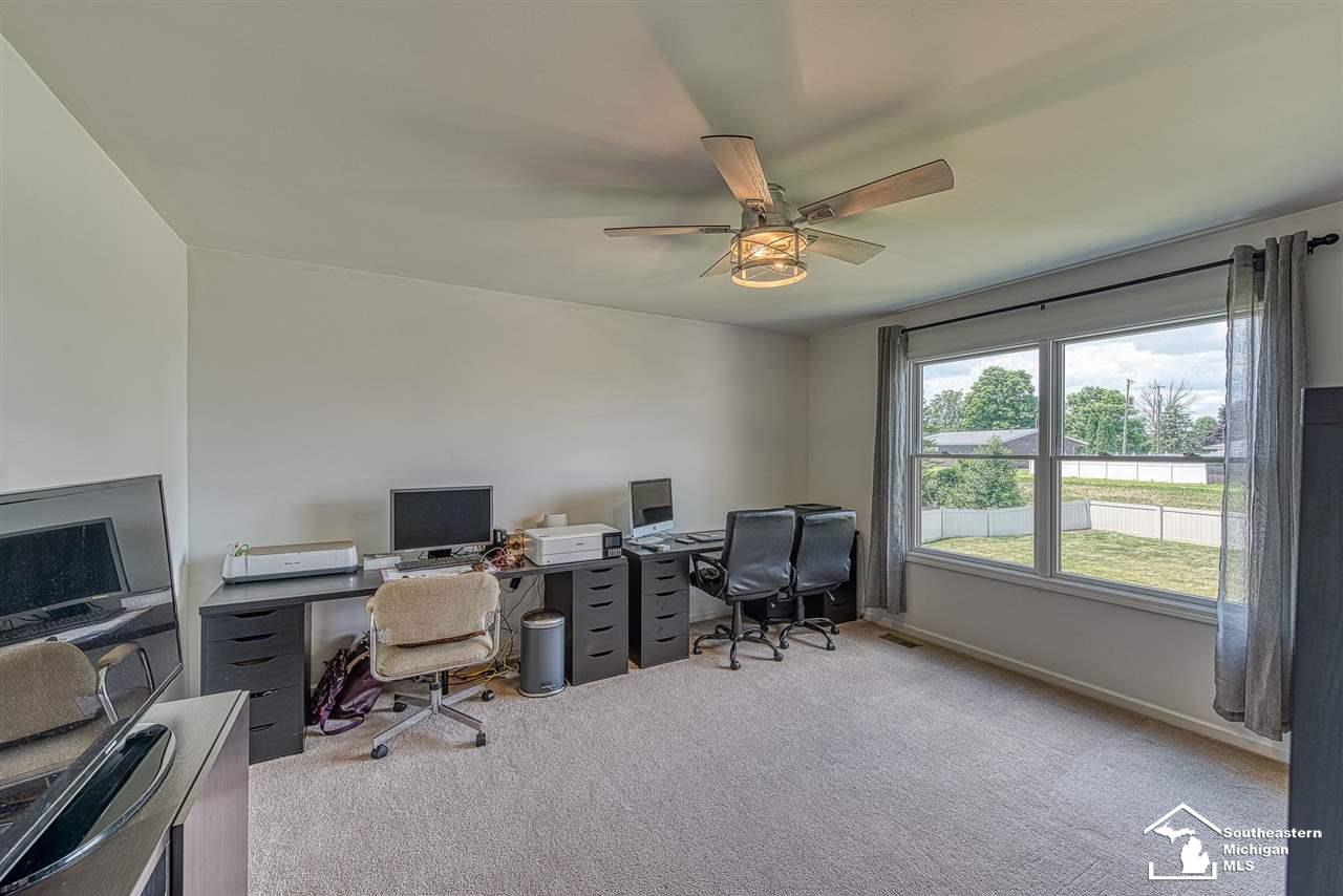 606 Ridge Point Drive Dundee, MI 48131 - Photo 13 of 43