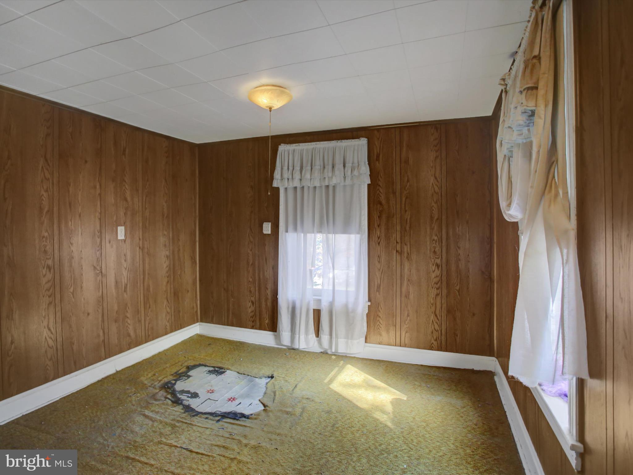 13740 Lower Edgemont Road Waynesboro, PA 17268 - Photo 17 of 34 a view of a hallway with wooden floor