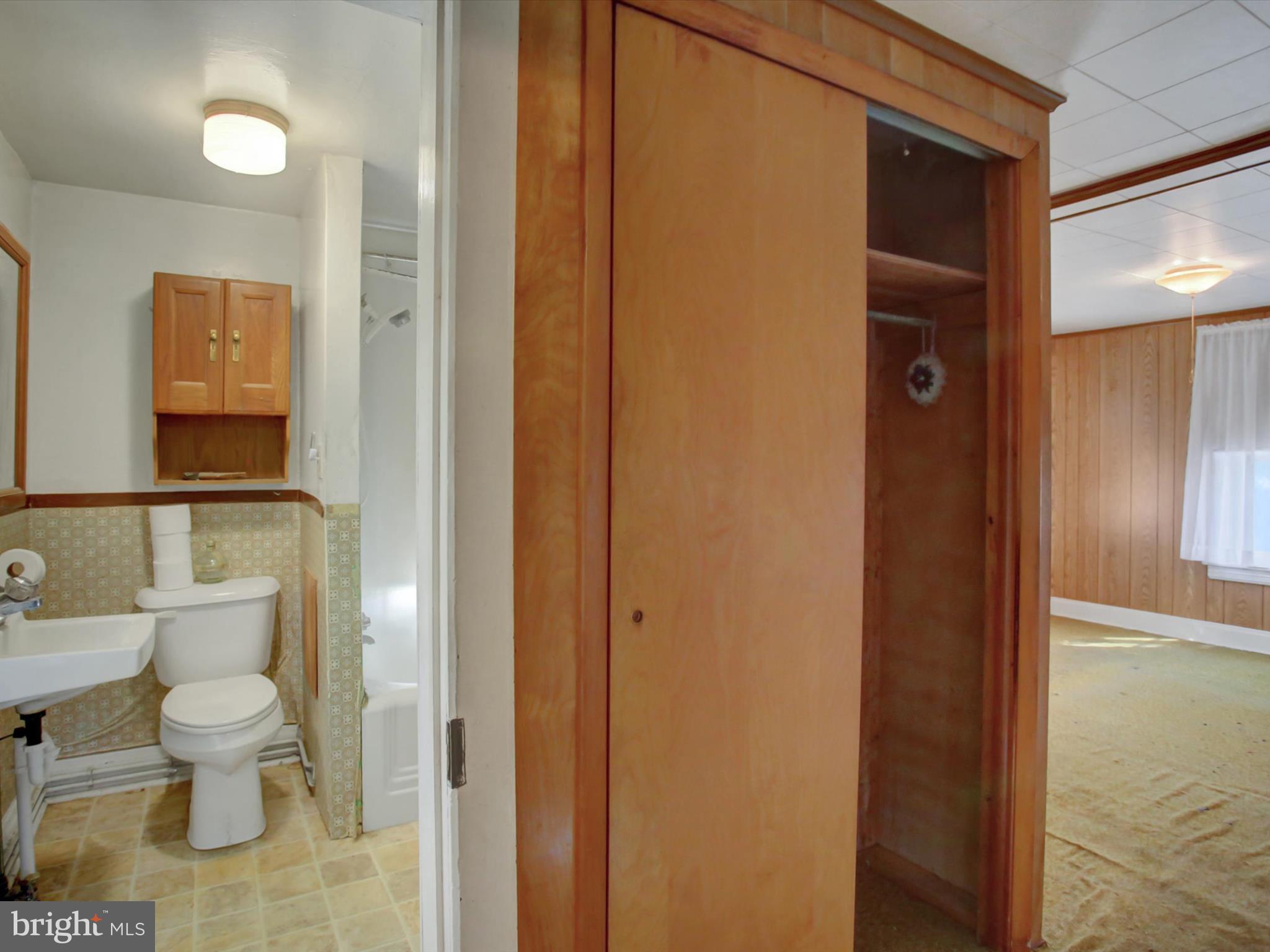 13740 Lower Edgemont Road Waynesboro, PA 17268 - Photo 21 of 34 a bathroom with a toilet
