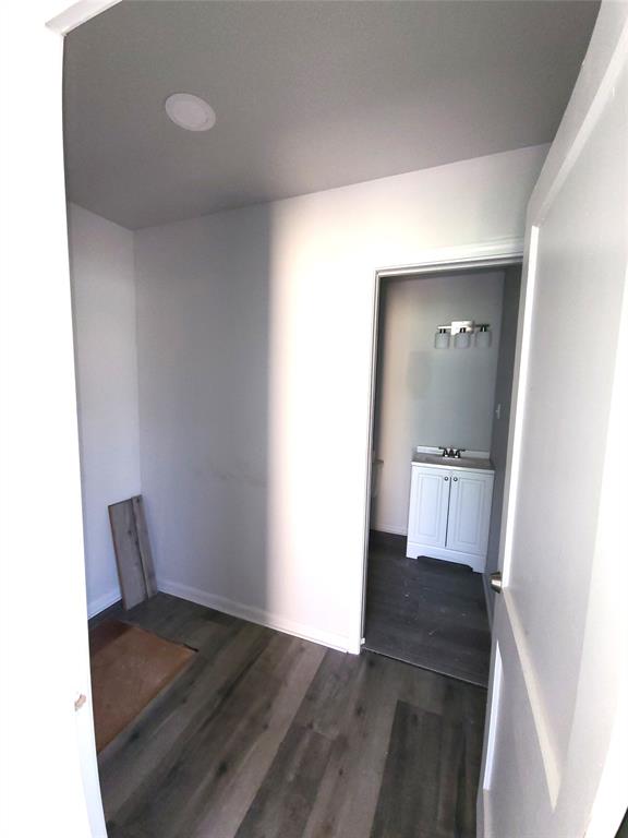 519 Dearborn Street Waco, TX 76704 - Photo 19 of 24 a view of a hallway