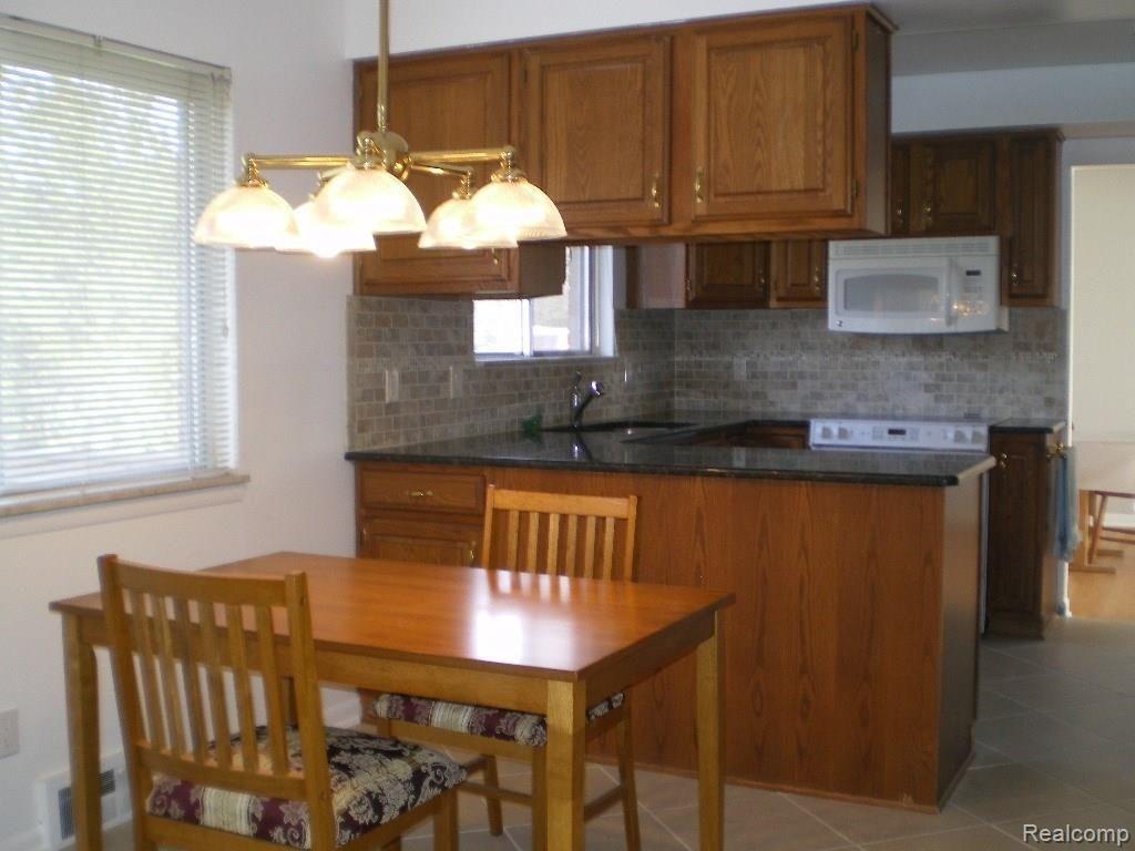 973 Hampstead Lane Rochester Hills, MI 48309 - Photo 17 of 40