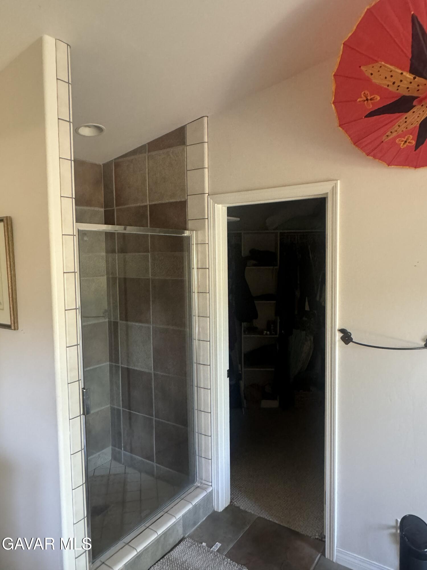 21405 Prospect Avenue Tehachapi, CA 93561 - Photo 12 of 20 shower