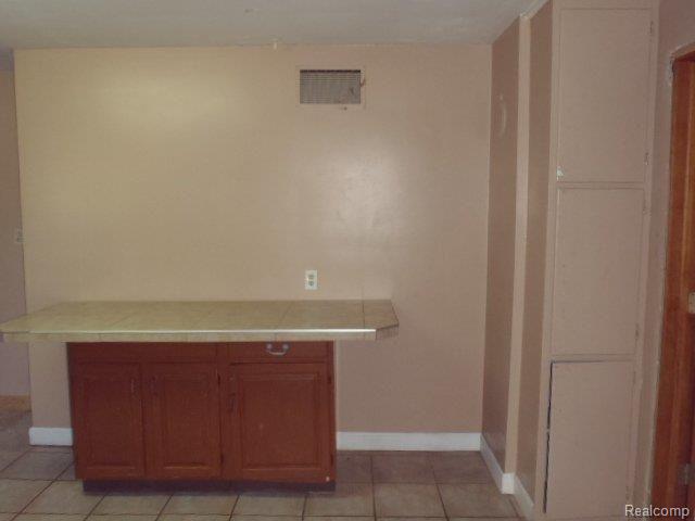 7625 Marsh Road Marine City, MI 48039 - Photo 6 of 16 P7172117.JPG