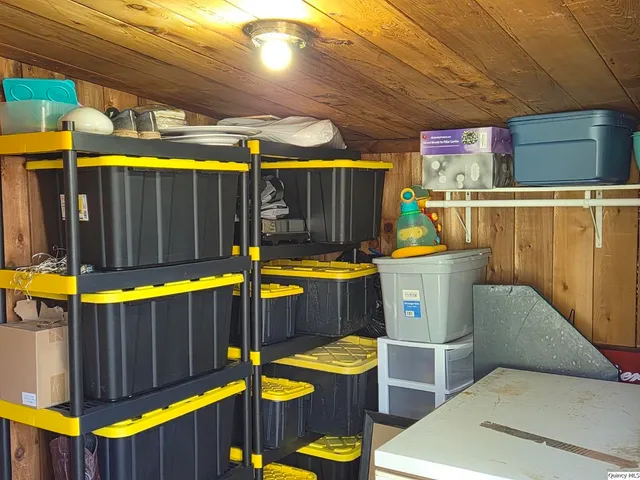 $181,000 | 1946 Elmwood Drive East, Quincy, IL 62301