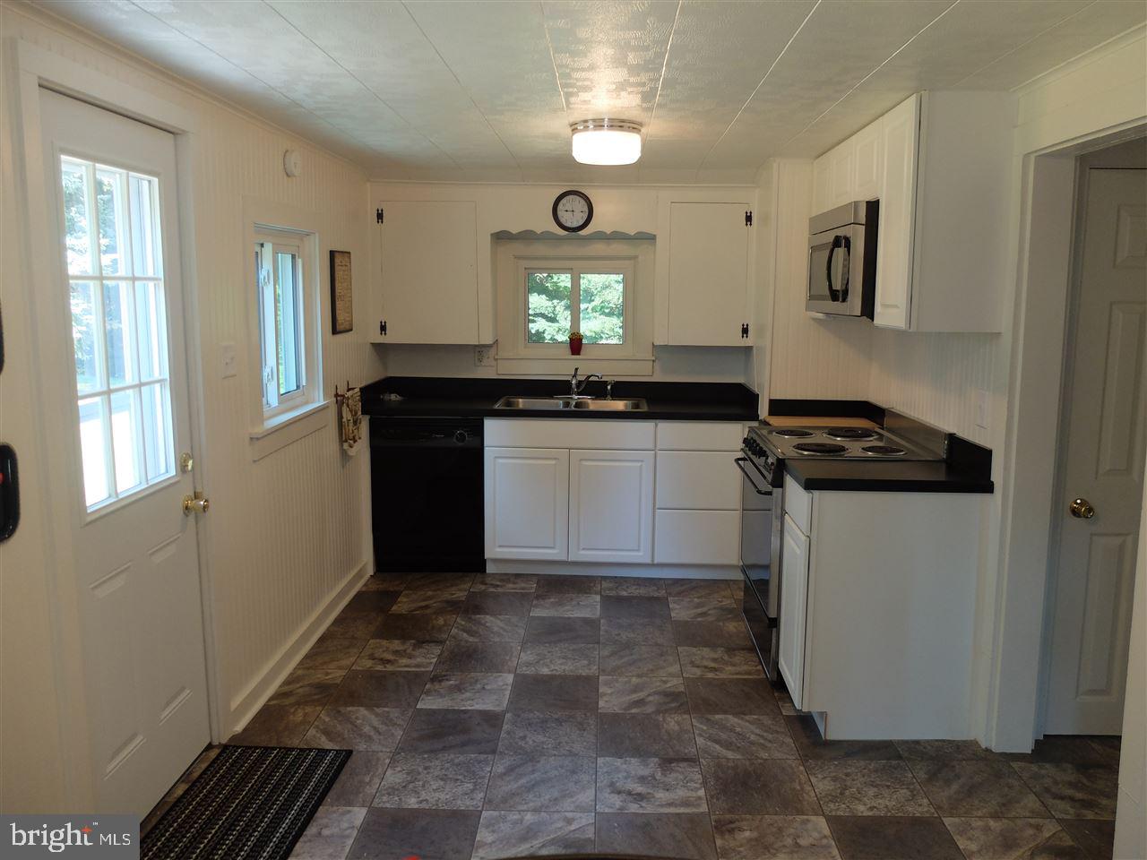 3811 Colonial Road Harrisburg, PA 17109 - Photo 9 of 21 Gallery Image 9