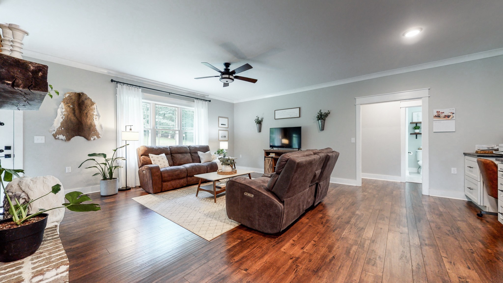 3 Blue Smith Road Petersburg, TN 37144 - Photo 14 of 37 a living room with furniture and a flat screen tv