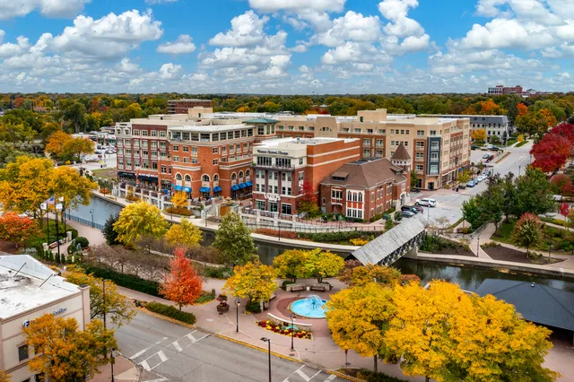 $3,750 | 345 Green Valley Drive, Naperville, IL 60540