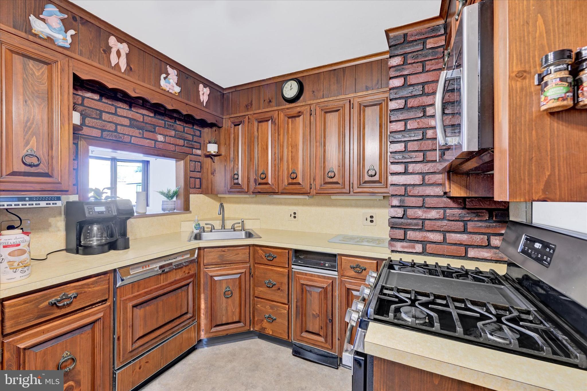3104 Sollers Point Road Dundalk, MD 21222 - Photo 6 of 35