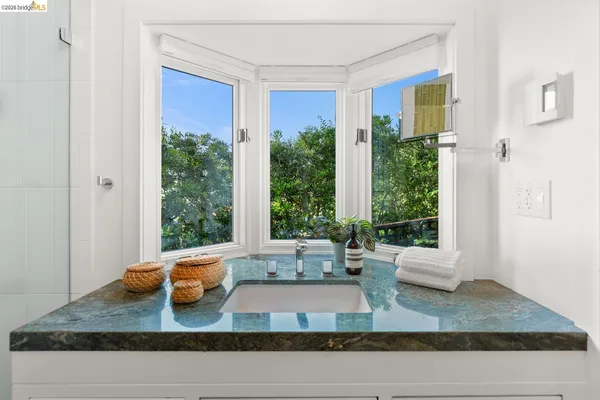 $1,695,000 | 1085 Creston Road, Berkeley, CA 94708