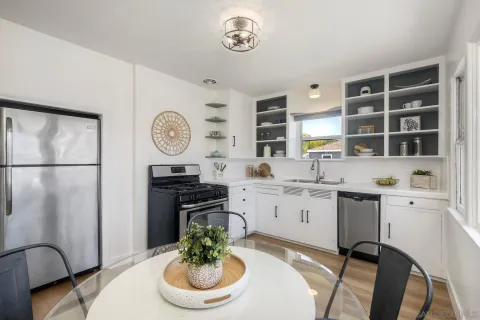 $2,250,000 | 1027 Knowles Avenue, Carlsbad, CA 92008