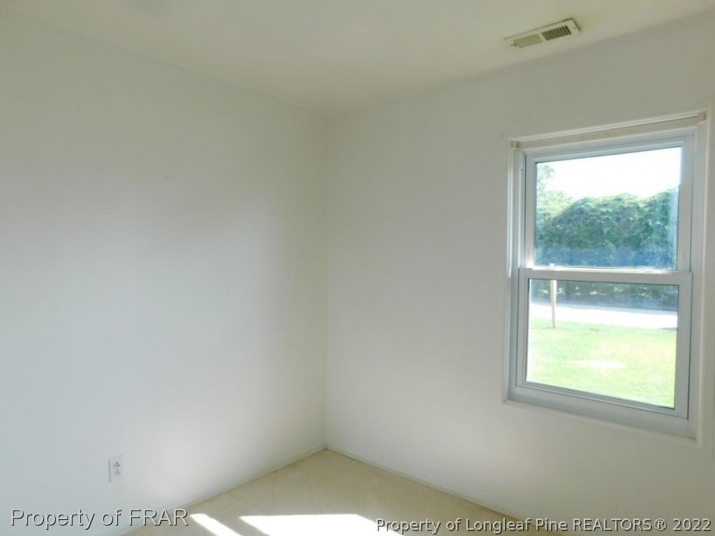 1003 Hardin Road Lumberton, NC 28358 - Photo 8 of 12 Gallery Image 8
