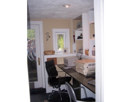 27 Davidson Road Framingham, MA 01701 - Photo 12 of 24