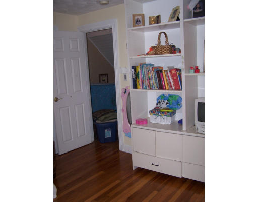 27 Davidson Road Framingham, MA 01701 - Photo 15 of 24