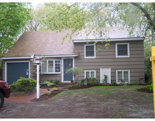 27 Davidson Road Framingham, MA 01701 - Photo 2 of 24