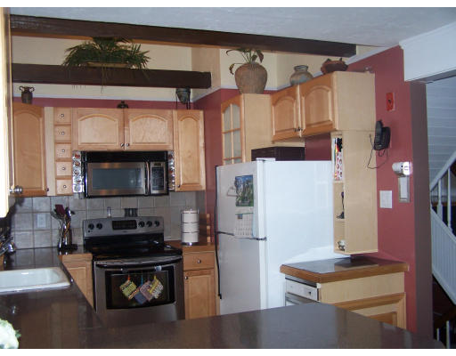 27 Davidson Road Framingham, MA 01701 - Photo 5 of 24