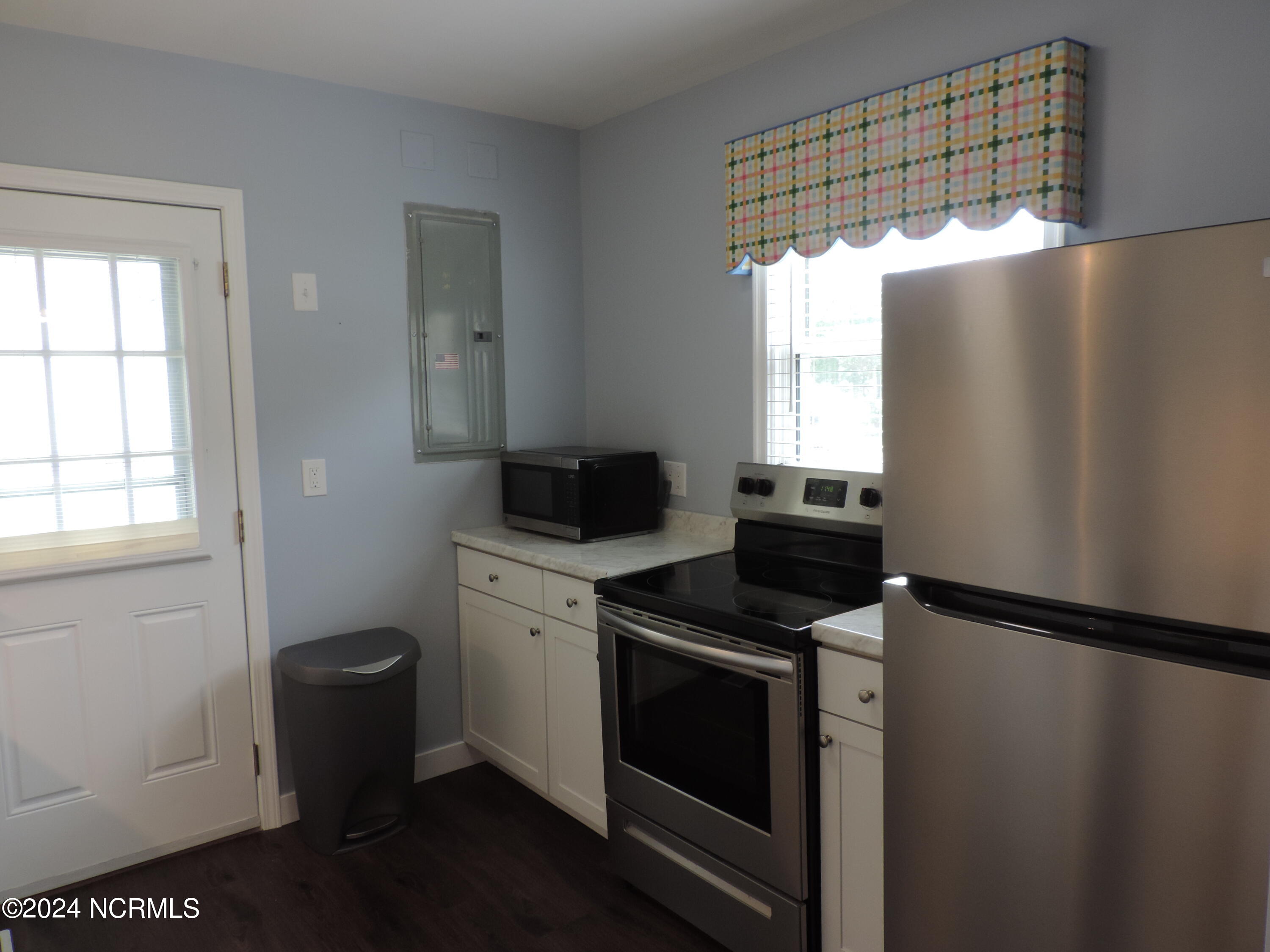 111 Stratford Road Jacksonville, NC 28540 - Photo 4 of 44 Kitchen