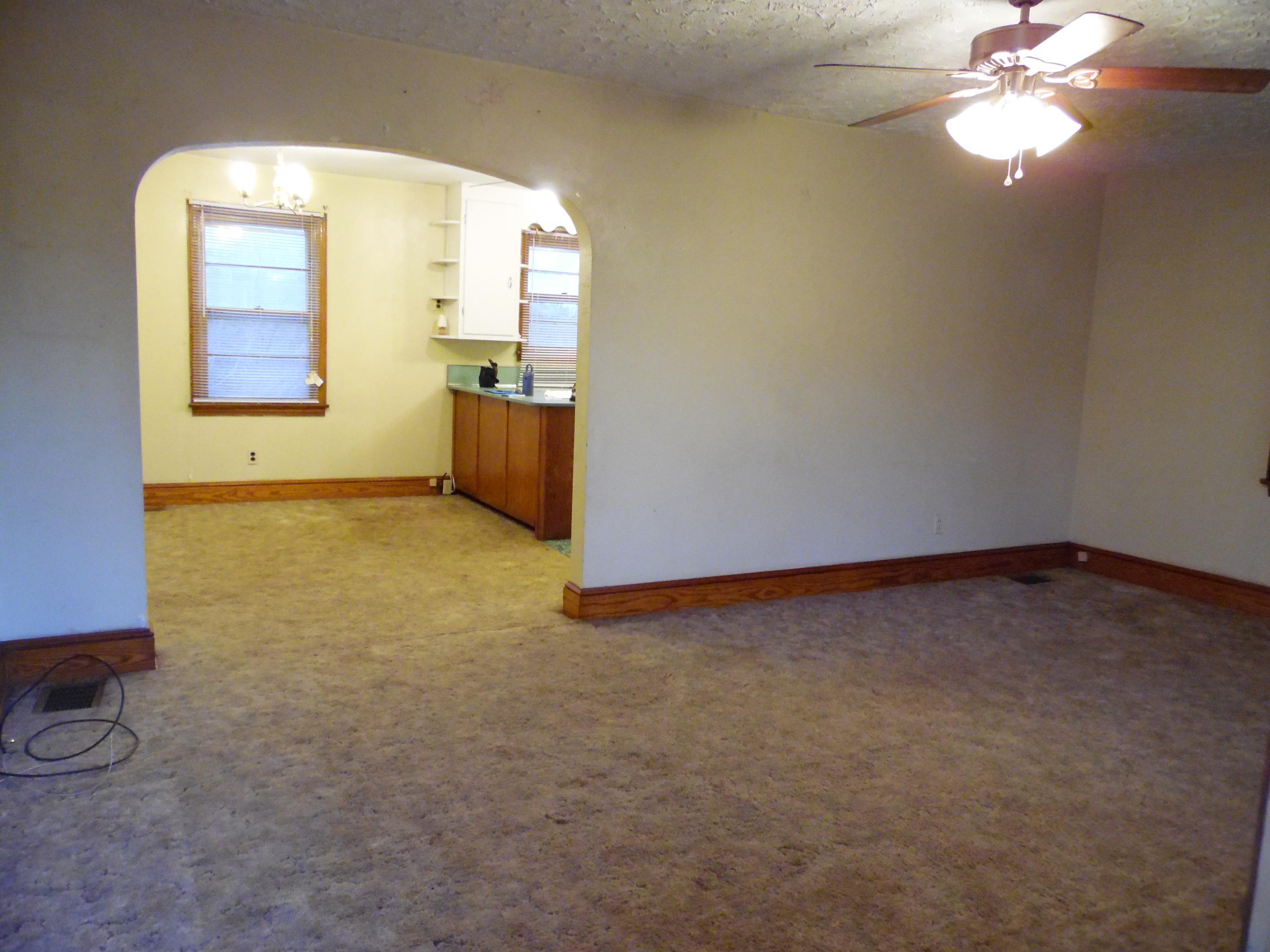 2556 Mead Valley Road Moneta, VA 24121 - Photo 14 of 36 Living Room