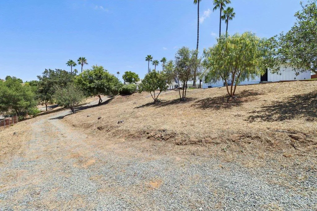 1797 Rabbit Hill Fallbrook, CA 92028 - Photo 48 of 75 Gallery Image 48