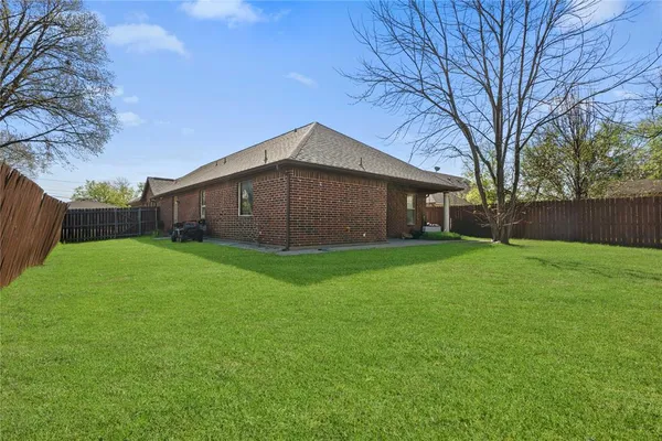 $339,000 | 810 Maples Avenue, McKinney, TX 75069