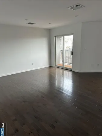 $3,500 | 319 Palisade Avenue, Unit 301, Cliffside Park, NJ 07010