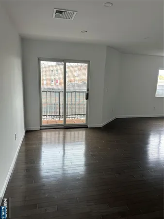 $3,500 | 319 Palisade Avenue, Unit 301, Cliffside Park, NJ 07010