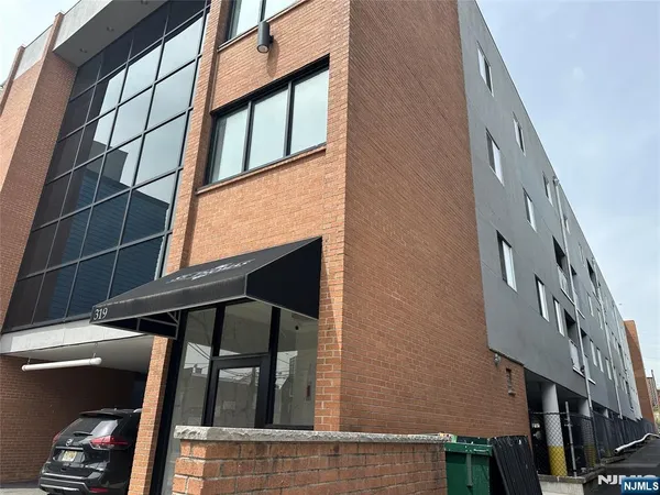 $3,500 | 319 Palisade Avenue, Unit 301, Cliffside Park, NJ 07010
