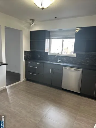 $3,500 | 319 Palisade Avenue, Unit 301, Cliffside Park, NJ 07010