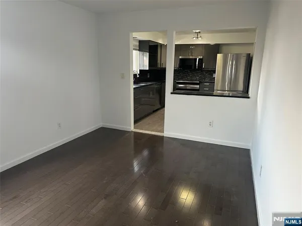 $3,500 | 319 Palisade Avenue, Unit 301, Cliffside Park, NJ 07010