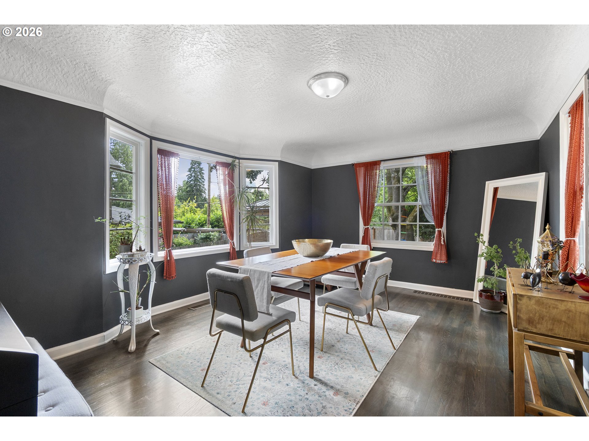 8435 Southwest 11th Avenue Portland, OR 97219 - Photo 12 of 47